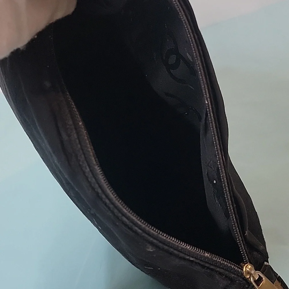 Chanel CC Logo Zip Closure Makeup Bag - Picture 13 of 16